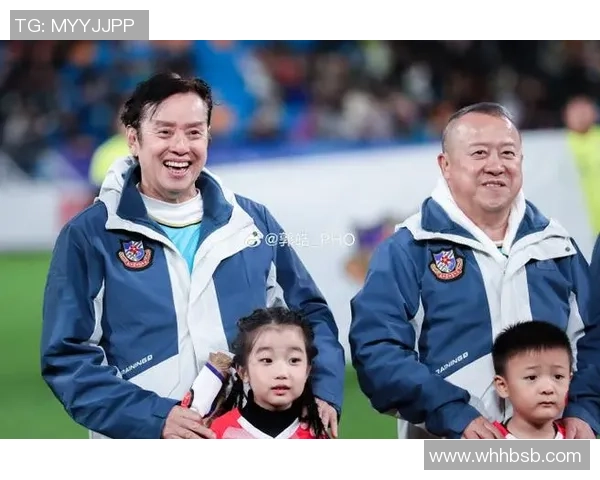 曾志伟与足球明星的精彩邂逅视频引发热议，感受他们的友谊与激情